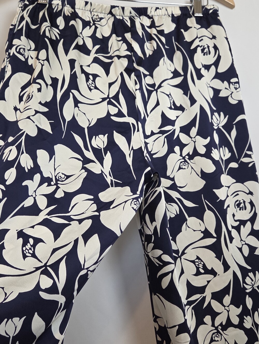Navy And Cream Floral Wide-Leg Pants - Picture 7 of 14
